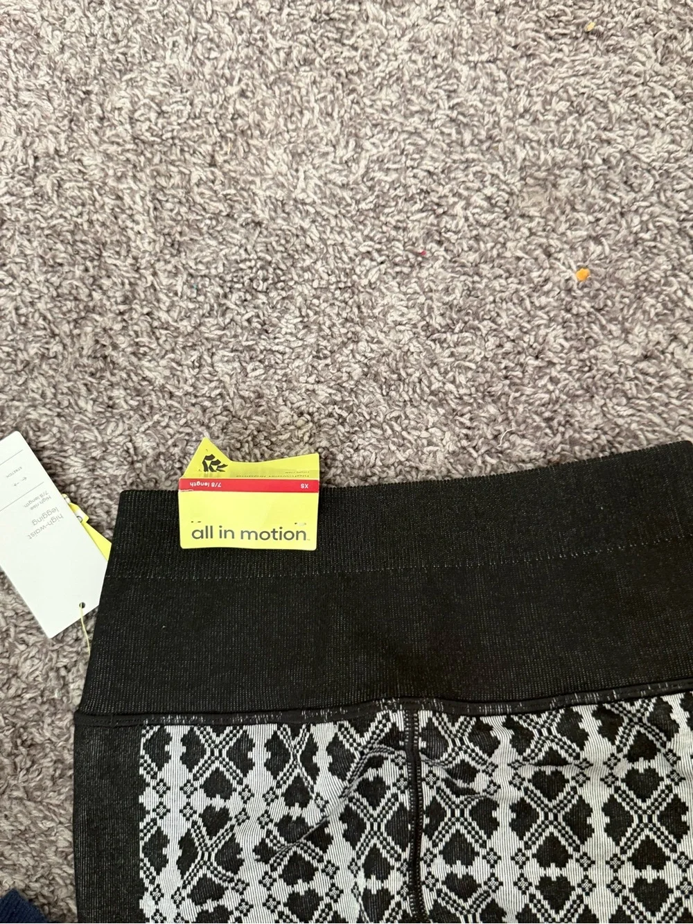 Black high waist all in motion legging with hearts
